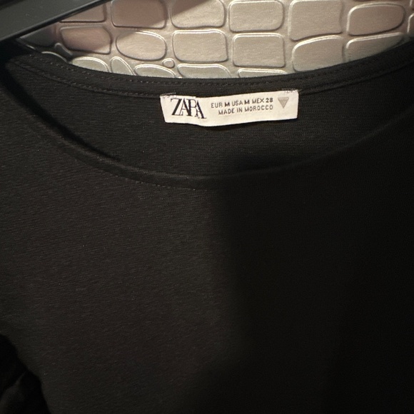 Little black dress by Zara - Picture 3 of 6